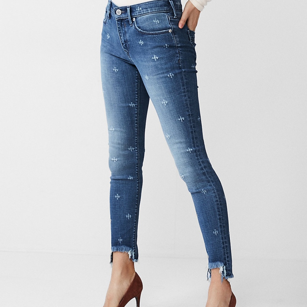 EXPRESS MID RISE STRETCH FRAYED HEM JEGGINGS